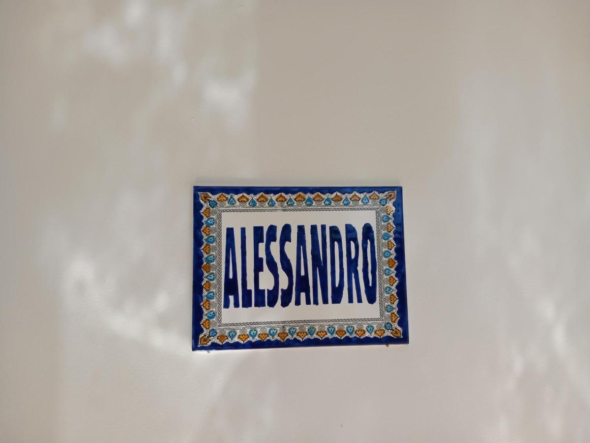 Alessandro House 切萨雷奥港 外观 照片